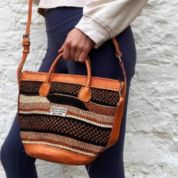 BEAUTIFULLY WOVEN BAG HANDMADE FROM KENYA - Picture 6 of 6